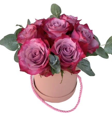 Flower box różowe róże – subtelna elegancja w pastelowych tonach