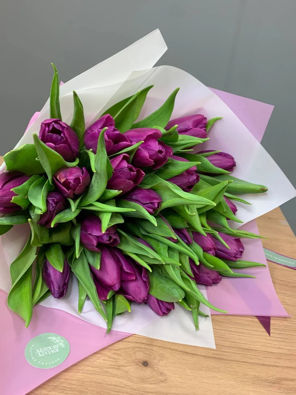 Bukiet fioletowych tulipanów z dostawą niska cena Brwinów