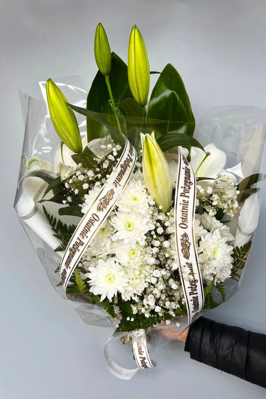 Kompozycja pogrzebowa w bieli