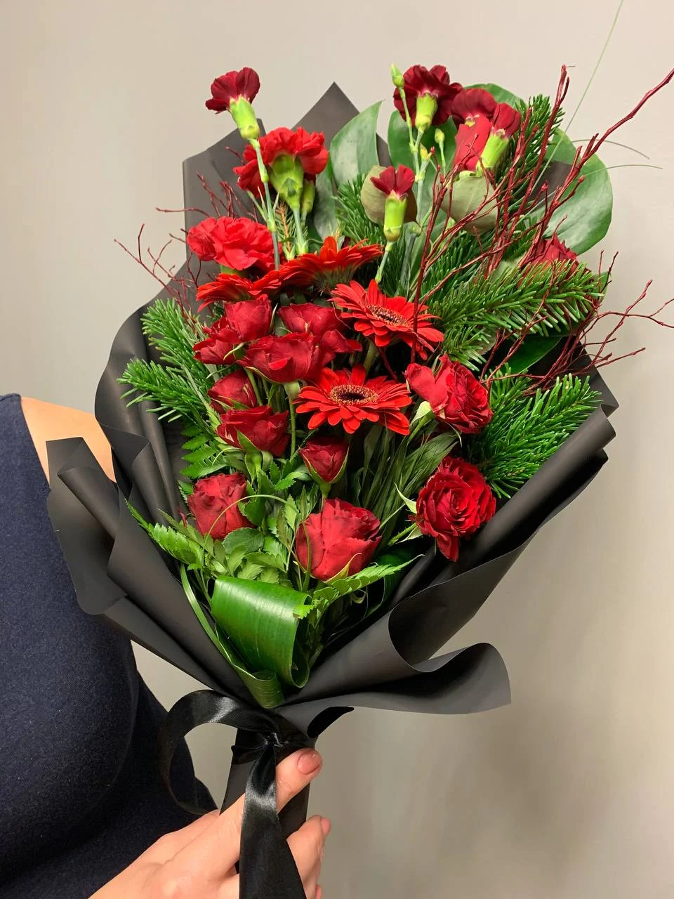 Kwiaty na pogrzeb, bukiet ostatnie orzegnanie z czerwonych róż z dostawą niska cena Milanówek