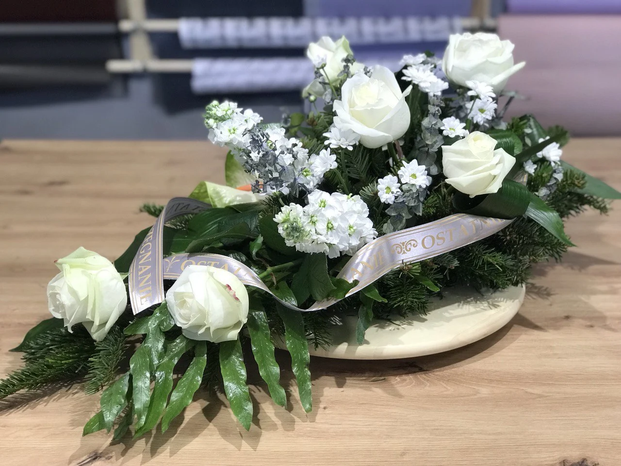 wiązanka pogrzebowa biała poczta kwiatowa