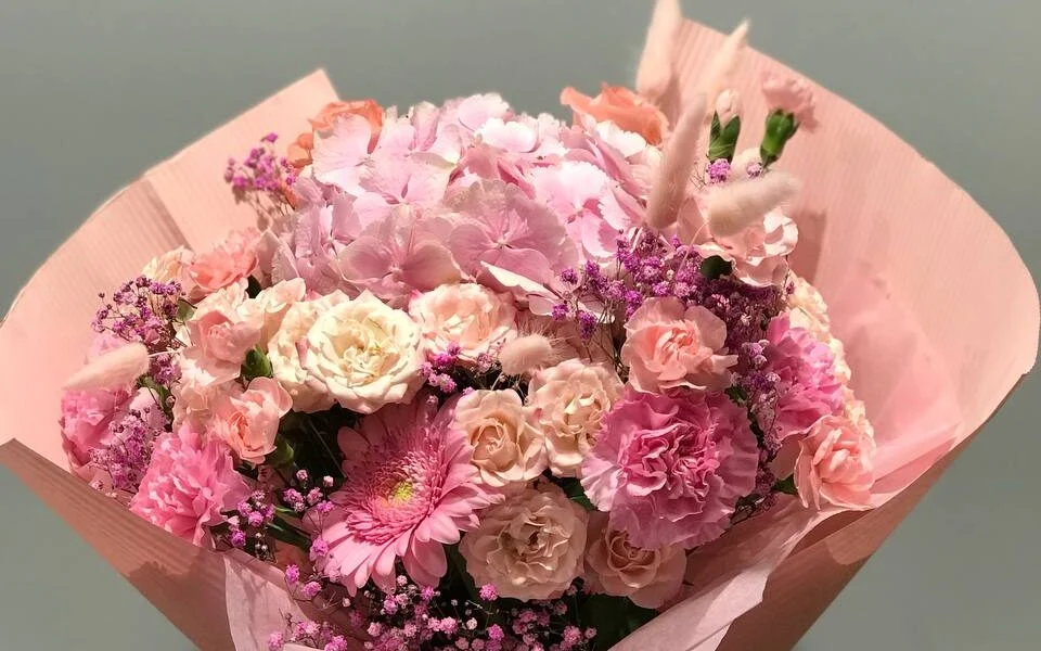 Bukiet z hortesją. Poczta kwiatowa Warszawa tanio