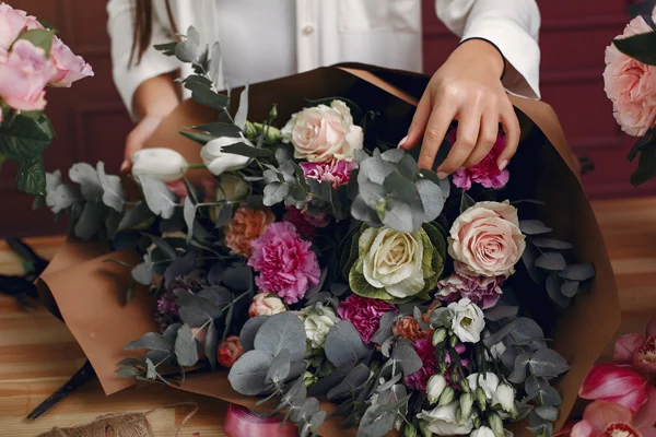 Jak dbać o kwiaty cięte, aby dłużej wyglądały świeżo?