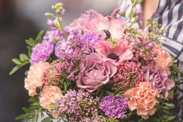 Kwiaty na Dzień Matki 2026 – jak celebrować to święto w nowoczesnym stylu?