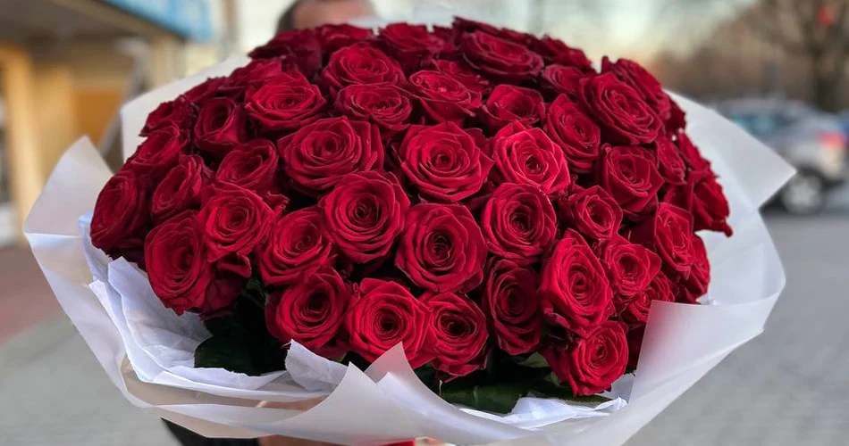 Ogromny bukiet z 100 czerwonych róż