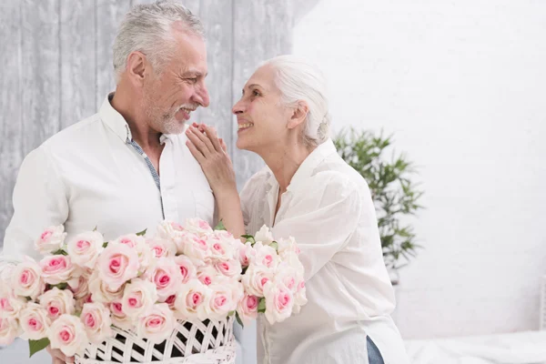 Bukiety rocznicowe – symbolika i wybór kwiatów