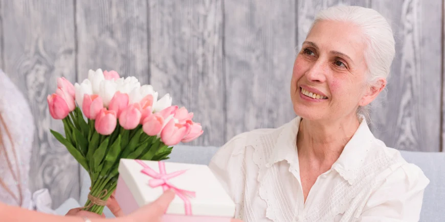 Dzień Babci w Polsce: Geneza, Zwyczaje i Inspiracje na Upominki