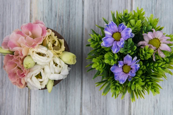 Sztuczne kwiaty czy żywe – co wybrać?