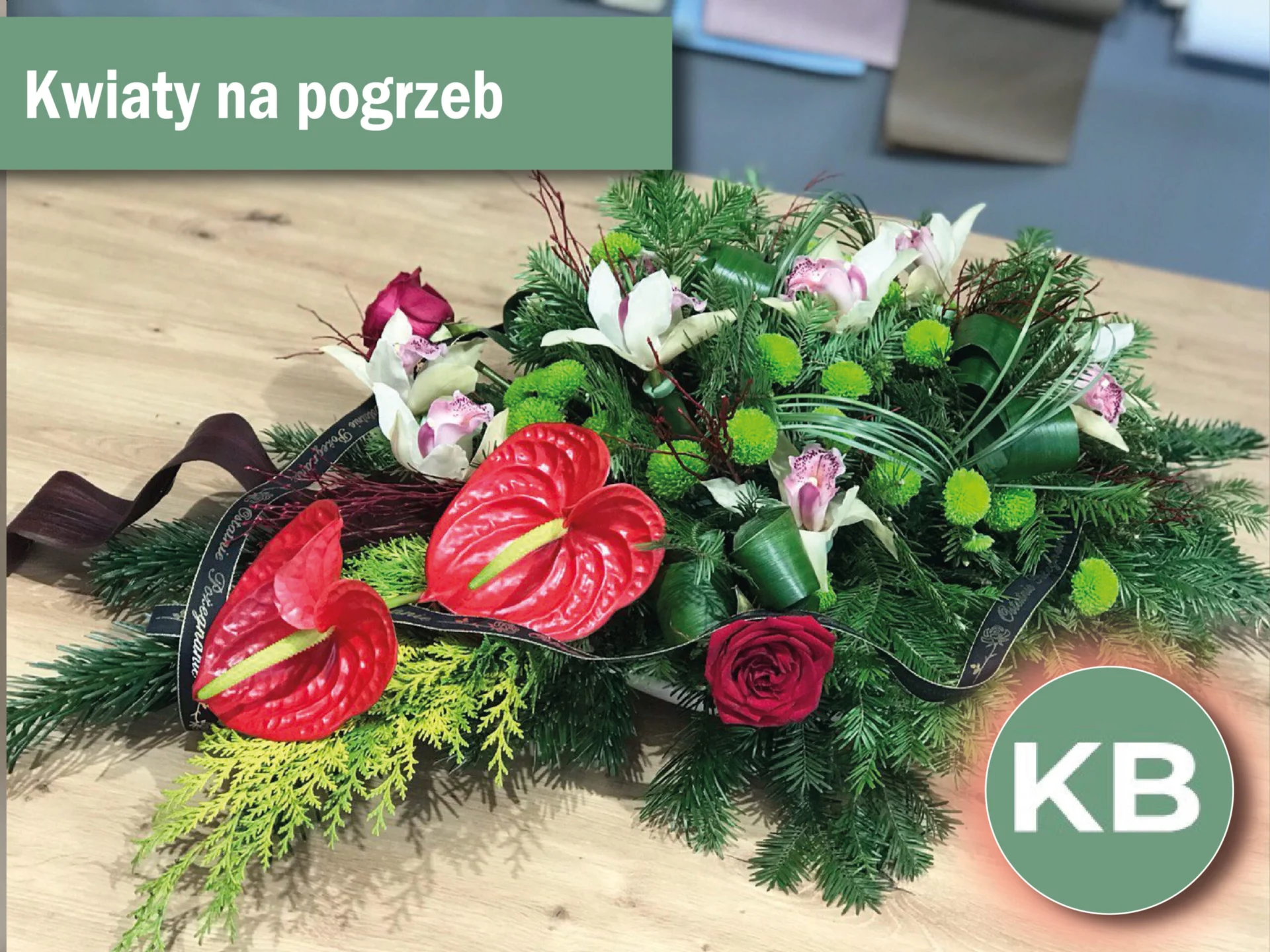 Okazała kompozycja kwiatowa na pogrzeb
