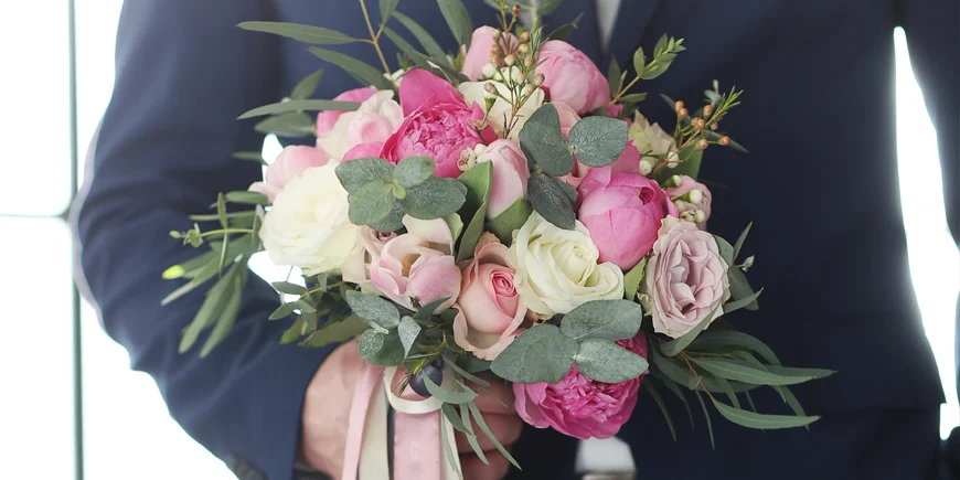 Kwiaty dla zaręczyn – romantyczne propozycje