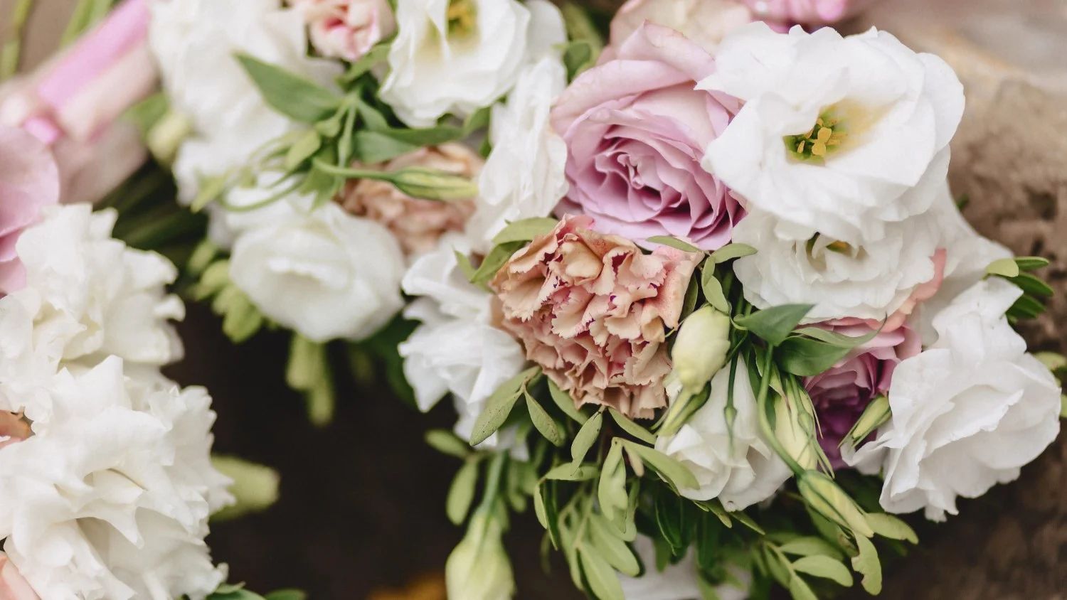 Kwiaty na wszystkie pory roku. Dlaczego niektóre kwiaty są popularne niezależnie od sezonu?