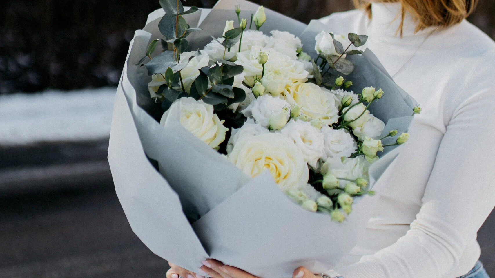 eustoma biała z białą różą dostawa kwiatowa 