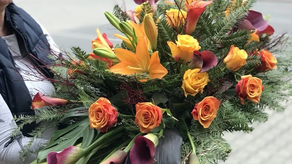 wieńce pogrzebowe  z żółtych kwiatów