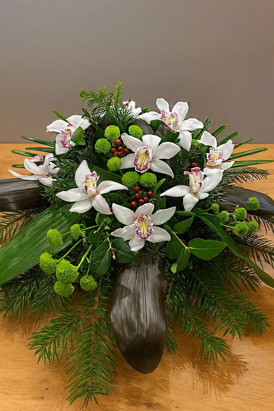 Wiązanka pogrzebowa z orchideami na ostatnie pożegnanie