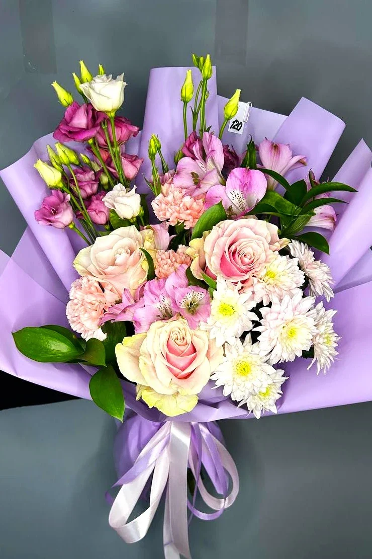 Bukiet w pastelowych barwach z eustomą i margerytką